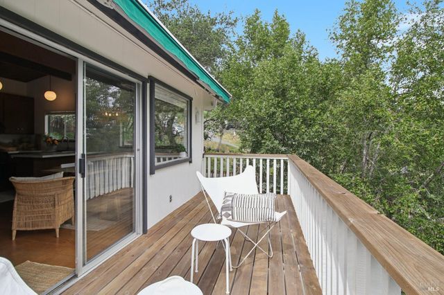 34 Fair Dr, San Rafael, CA 94901