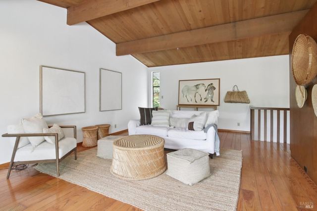 34 Fair Dr, San Rafael, CA 94901