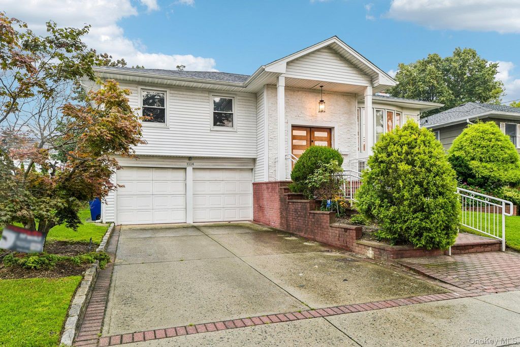 1114 Fordham Lane, Woodmere, NY 11598 — photo 2