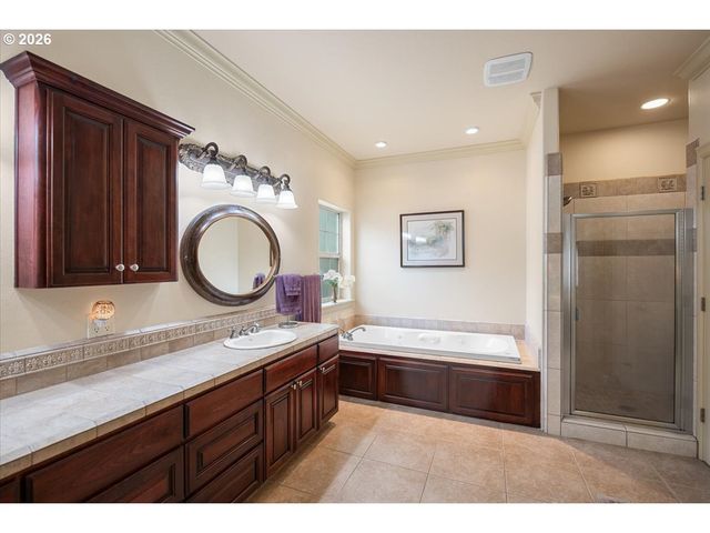 1700 Nw AVERY St, Roseburg, OR 97471