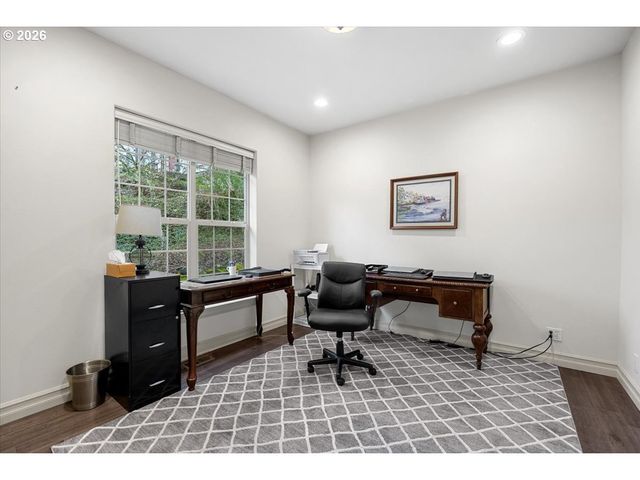 1700 Nw AVERY St, Roseburg, OR 97471