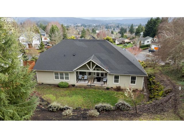 1700 Nw AVERY St, Roseburg, OR 97471