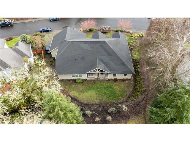 1700 Nw AVERY St, Roseburg, OR 97471