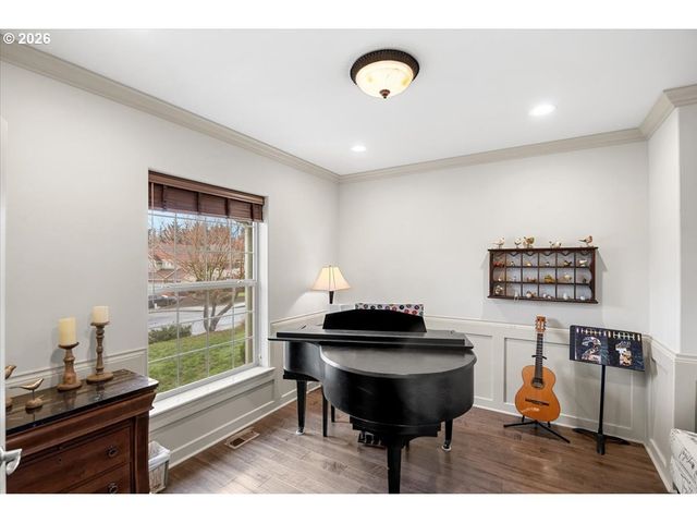 1700 Nw AVERY St, Roseburg, OR 97471