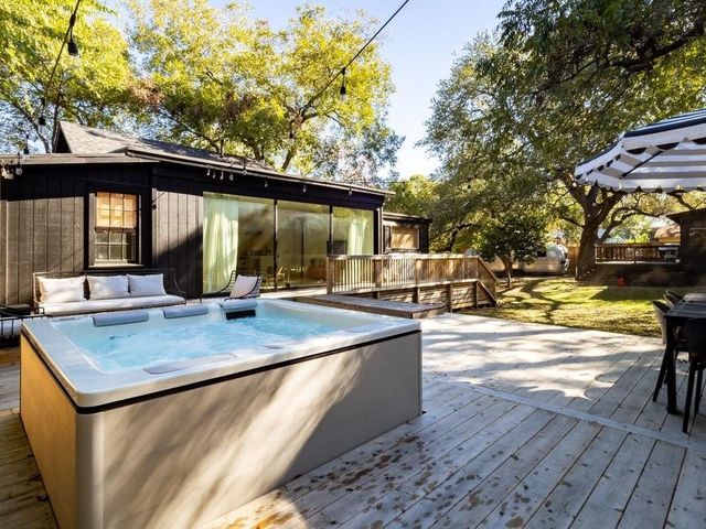 315 E Live Oak ST, Austin, TX 78704