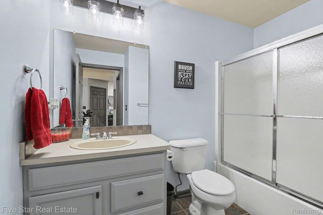 153 S Vista, Auburn Hills, MI 48326