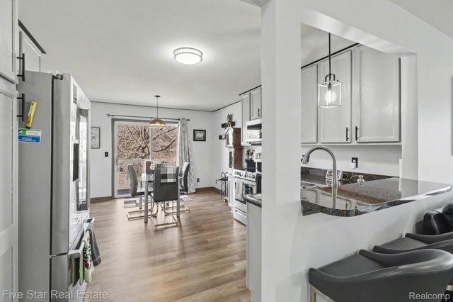 153 S Vista, Auburn Hills, MI 48326