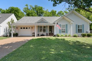 1129 McDonough Cir, Thompsons Station, TN 37179
