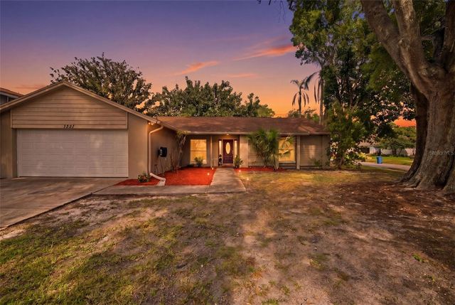 7327 SUNSHINE CIRCLE, Tampa, FL 33634