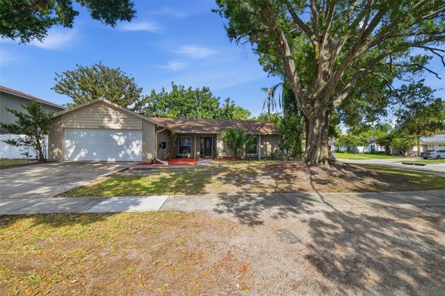 7327 SUNSHINE CIRCLE, Tampa, FL 33634