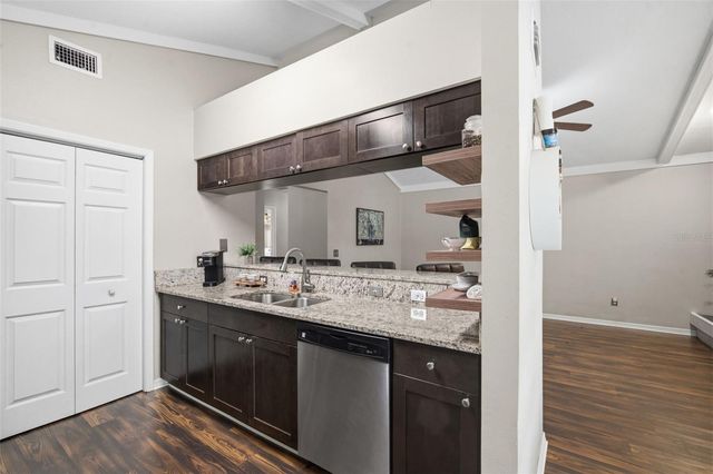 7327 SUNSHINE CIRCLE, Tampa, FL 33634