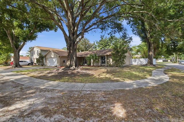 7327 SUNSHINE CIRCLE, Tampa, FL 33634