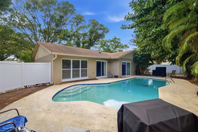 7327 SUNSHINE CIRCLE, Tampa, FL 33634