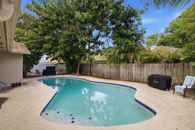 7327 SUNSHINE CIRCLE, Tampa, FL 33634
