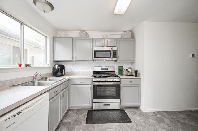 19533 Richland Springs Drive, Houston, TX 77073