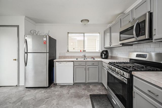 19533 Richland Springs Drive, Houston, TX 77073