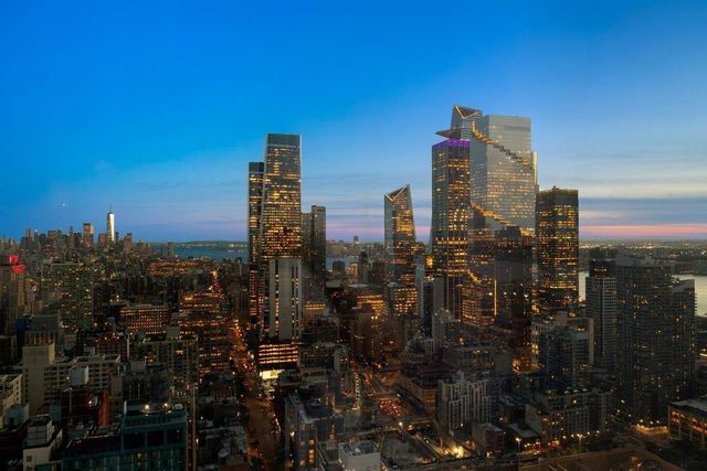 350 W 42nd Street 51AB, New York City, NY 10036