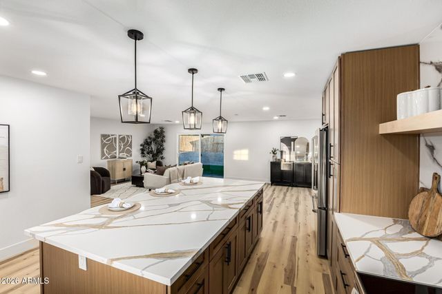 1515 N SAGUARO Drive, Tempe, AZ 85288