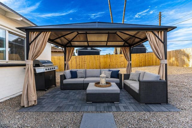 1515 N SAGUARO Drive, Tempe, AZ 85288