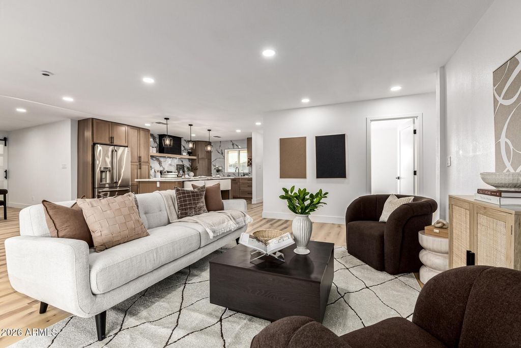 1515 N SAGUARO Drive, Tempe, AZ 85288