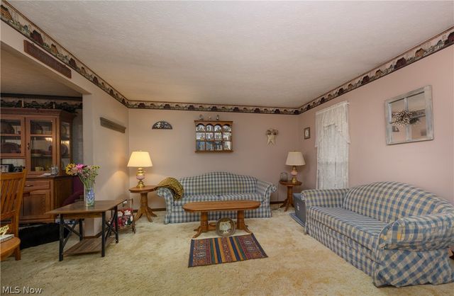 1805 Heritage Circle, Dover, OH 44622