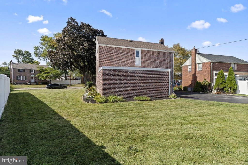416 ADAIR RD, Holmes, PA 19043
