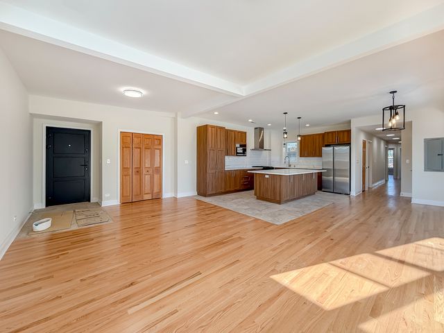 6411 W Irving Park Road 2, Chicago, IL 60634