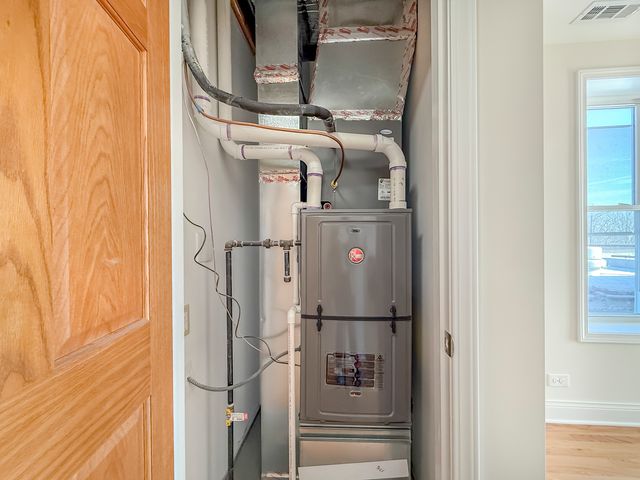 6411 W Irving Park Road 2, Chicago, IL 60634