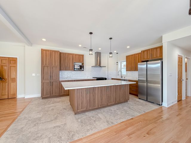 6411 W Irving Park Road 2, Chicago, IL 60634