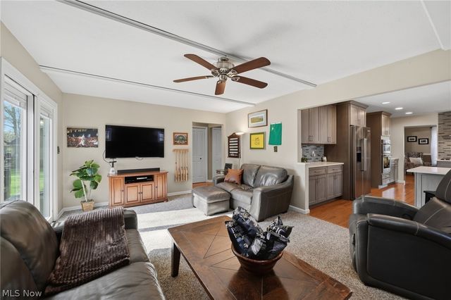 613 Welshire Drive, Bay Village, OH 44140
