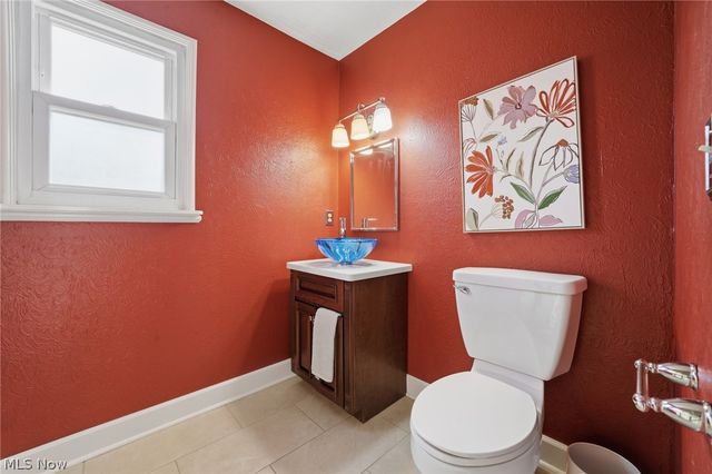 613 Welshire Drive, Bay Village, OH 44140