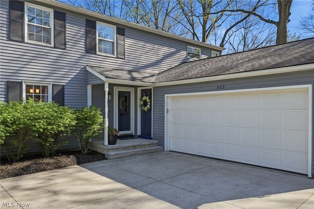 613 Welshire Drive, Bay Village, OH 44140
