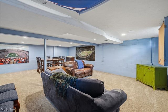 613 Welshire Drive, Bay Village, OH 44140