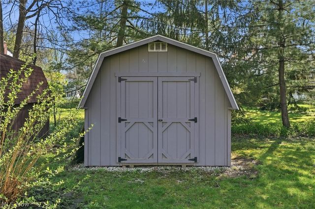 613 Welshire Drive, Bay Village, OH 44140