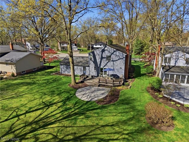 613 Welshire Drive, Bay Village, OH 44140