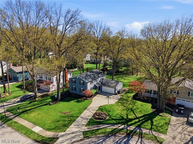 613 Welshire Drive, Bay Village, OH 44140