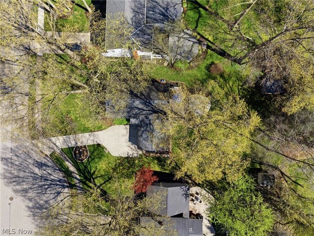 613 Welshire Drive, Bay Village, OH 44140