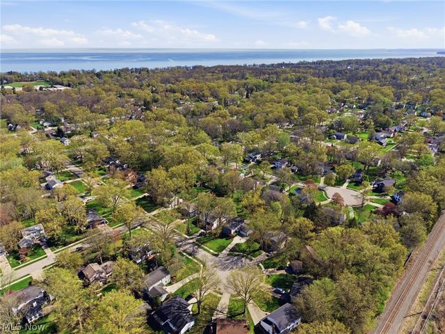 613 Welshire Drive, Bay Village, OH 44140