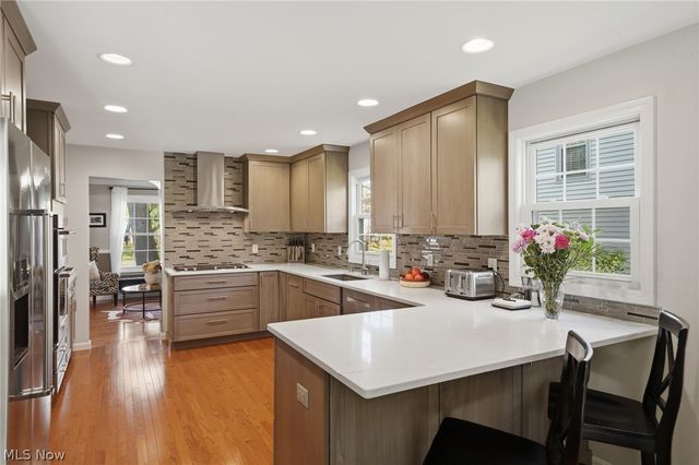 613 Welshire Drive, Bay Village, OH 44140