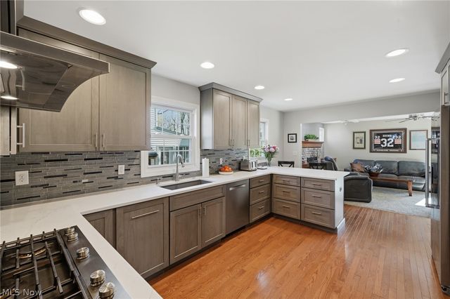 613 Welshire Drive, Bay Village, OH 44140