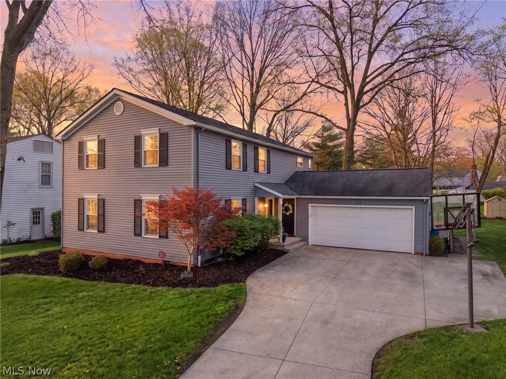 613 Welshire Drive, Bay Village, OH 44140