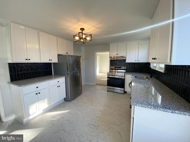 796 CLEVELAND AVE, Chambersburg, PA 17201