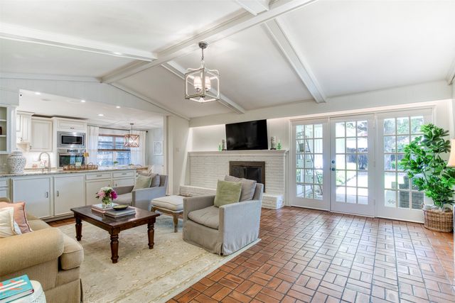 4829 Harvest Hill Road, Dallas, TX 75244