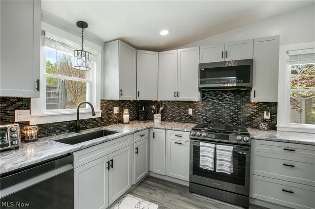 8318 Kellydale Street NW, Massillon, OH 44646