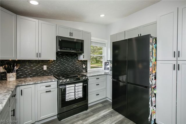 8318 Kellydale Street NW, Massillon, OH 44646