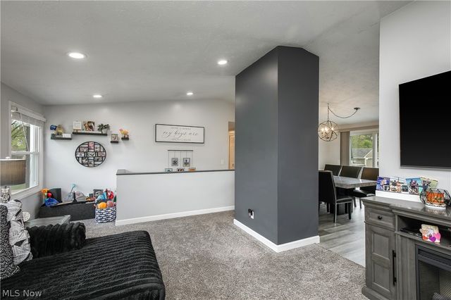 8318 Kellydale Street NW, Massillon, OH 44646