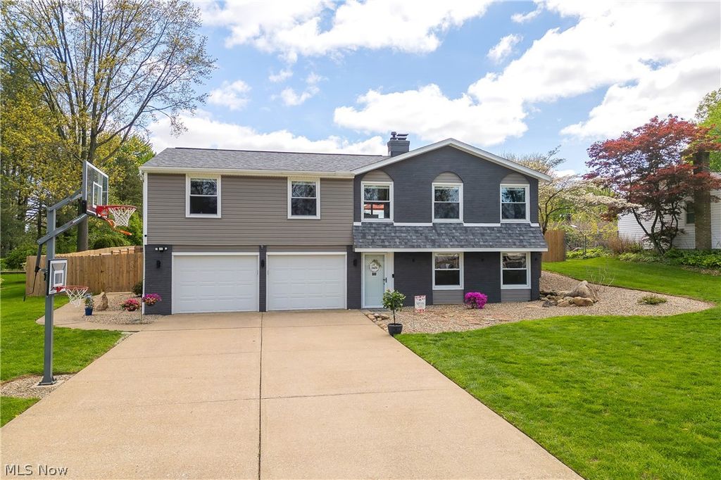 8318 Kellydale Street NW, Massillon, OH 44646