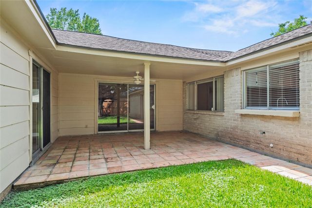 6931 Sandy Knolls Drive, Spring, TX 77379