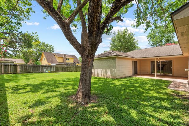 6931 Sandy Knolls Drive, Spring, TX 77379