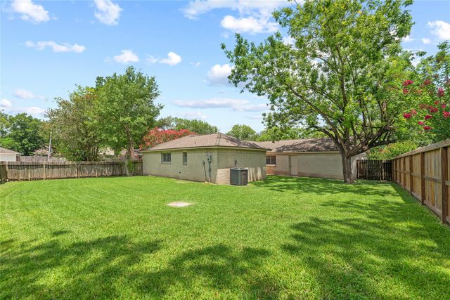 6931 Sandy Knolls Drive, Spring, TX 77379
